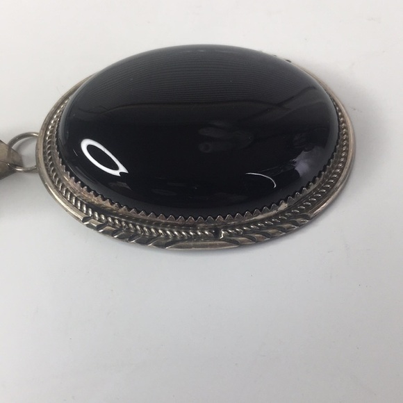 Vintage Native Sterling Signed Onyx Pendant Pendant Herringbone silver Chain - Picture 6 of 7
